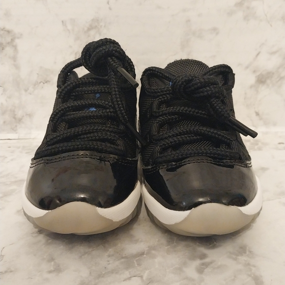 Pre-owned 2023 Jordan 11 Retro Low - Picture 3 of 12